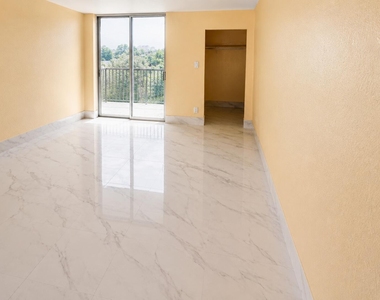 3101 Nw 47th Terrace - Photo Thumbnail 2