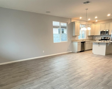 13227 W Buckskin Trail - Photo Thumbnail 8