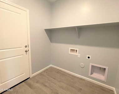 13227 W Buckskin Trail - Photo Thumbnail 23