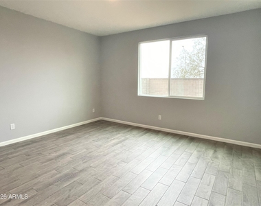 13227 W Buckskin Trail - Photo Thumbnail 11
