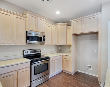 9037 W Plum Road - Photo Thumbnail 13