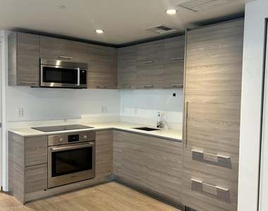 1300 S Miami Avenue - Photo Thumbnail 15