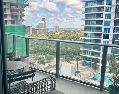 1300 S Miami Avenue - Photo Thumbnail 9