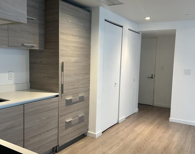1300 S Miami Avenue - Photo Thumbnail 16