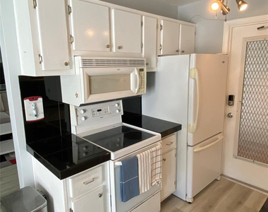 224 Hibiscus Avenue - Photo Thumbnail 10
