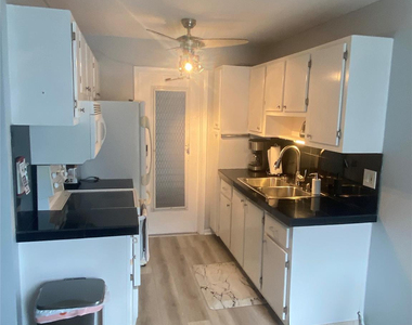224 Hibiscus Avenue - Photo Thumbnail 12