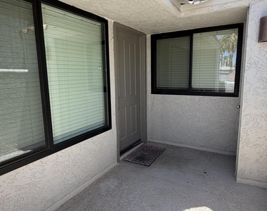 10115 E Mountain View Road - Photo Thumbnail 8