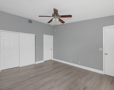 161 Meadows Drive - Photo Thumbnail 11
