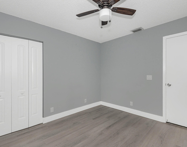 161 Meadows Drive - Photo Thumbnail 20