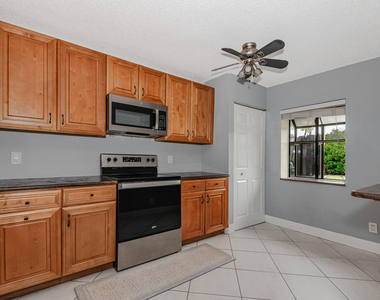 161 Meadows Drive - Photo Thumbnail 2