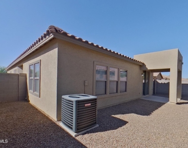 40086 W Bonneau Street - Photo Thumbnail 14