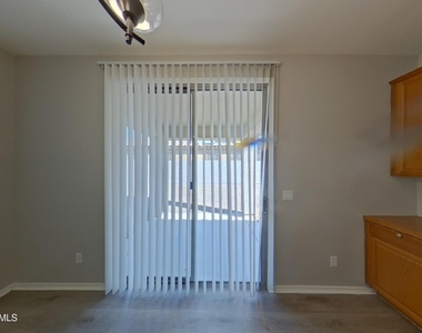 40086 W Bonneau Street - Photo Thumbnail 3