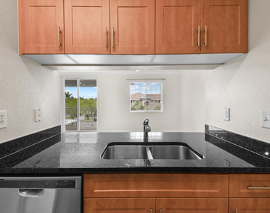 6556 Emerald Dunes Drive - Photo Thumbnail 9