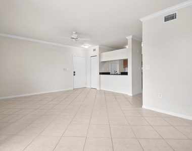 6556 Emerald Dunes Drive - Photo Thumbnail 5