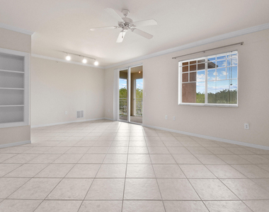 6556 Emerald Dunes Drive - Photo Thumbnail 3