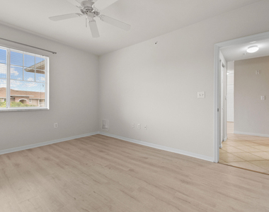 6556 Emerald Dunes Drive - Photo Thumbnail 12
