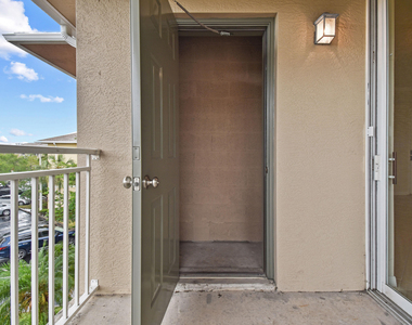 6556 Emerald Dunes Drive - Photo Thumbnail 18