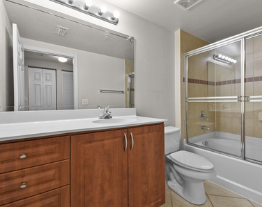 6556 Emerald Dunes Drive - Photo Thumbnail 13