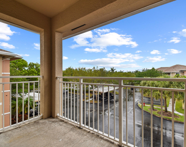 6556 Emerald Dunes Drive - Photo Thumbnail 17