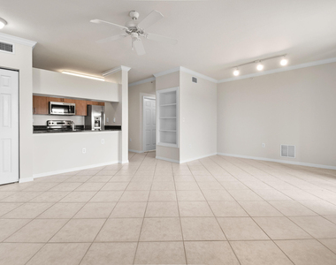 6556 Emerald Dunes Drive - Photo Thumbnail 4