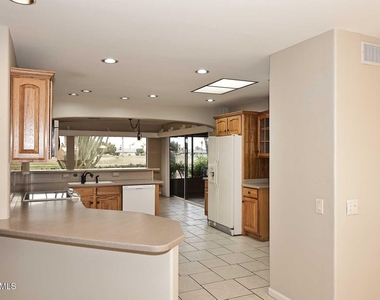 14211 N Cameo Drive - Photo Thumbnail 11