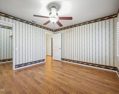 1722 E Samuel Drive - Photo Thumbnail 37
