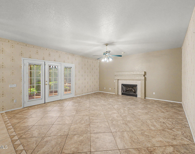 1722 E Samuel Drive - Photo Thumbnail 13