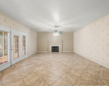 1722 E Samuel Drive - Photo Thumbnail 14