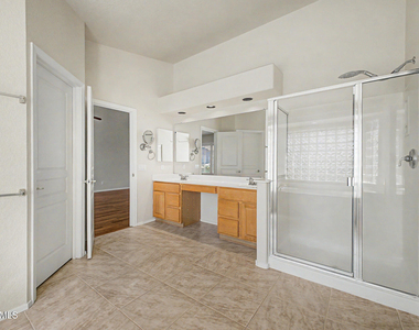1722 E Samuel Drive - Photo Thumbnail 26