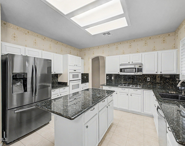 1722 E Samuel Drive - Photo Thumbnail 19
