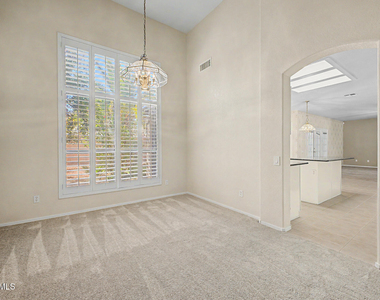 1722 E Samuel Drive - Photo Thumbnail 10