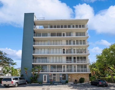 524 Orton Avenue - Photo Thumbnail 12