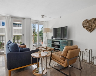 524 Orton Avenue - Photo Thumbnail 1