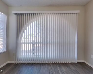 1313 N Avoca -- - Photo Thumbnail 3