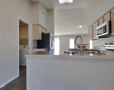 1313 N Avoca -- - Photo Thumbnail 4