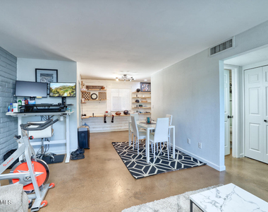 4354 N 82nd Street - Photo Thumbnail 4