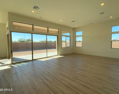 9273 W Country Club Trail - Photo Thumbnail 8