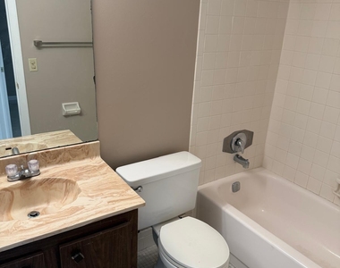 5750 Nw 64th Avenue - Photo Thumbnail 17