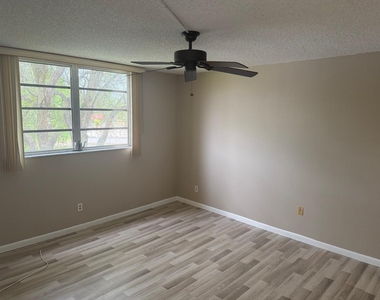 5750 Nw 64th Avenue - Photo Thumbnail 15