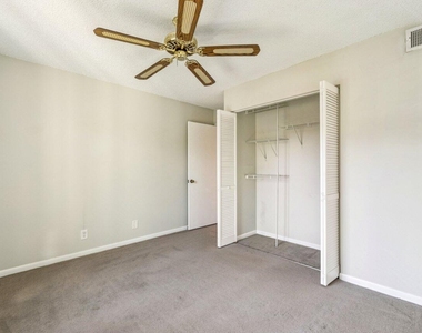618 Sea Pine Way - Photo Thumbnail 15