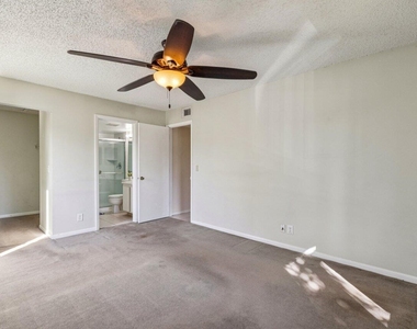 618 Sea Pine Way - Photo Thumbnail 19