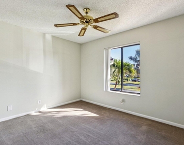 618 Sea Pine Way - Photo Thumbnail 14