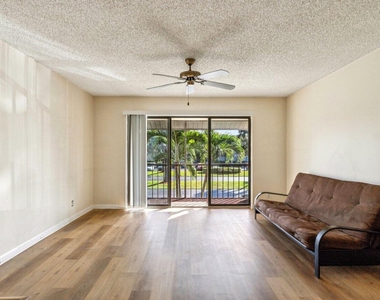 618 Sea Pine Way - Photo Thumbnail 2