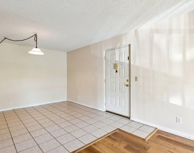 618 Sea Pine Way - Photo Thumbnail 4