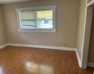 732 Se 11th Avenue - Photo Thumbnail 14