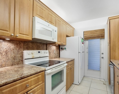 3401 Spanish Trail - Photo Thumbnail 6