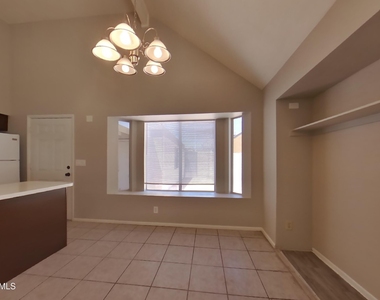 2206 W Monona Drive - Photo Thumbnail 3