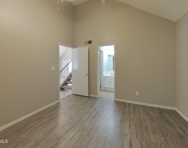2206 W Monona Drive - Photo Thumbnail 5
