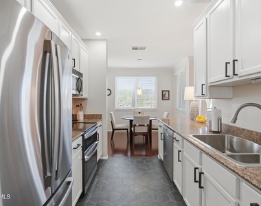 7009 E Acoma Drive - Photo Thumbnail 10