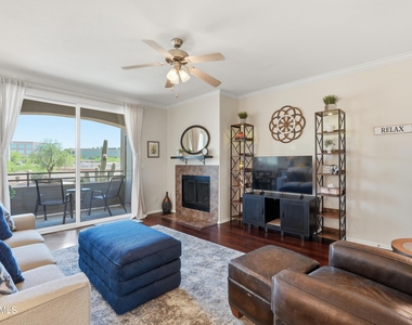 7009 E Acoma Drive - Photo Thumbnail 4